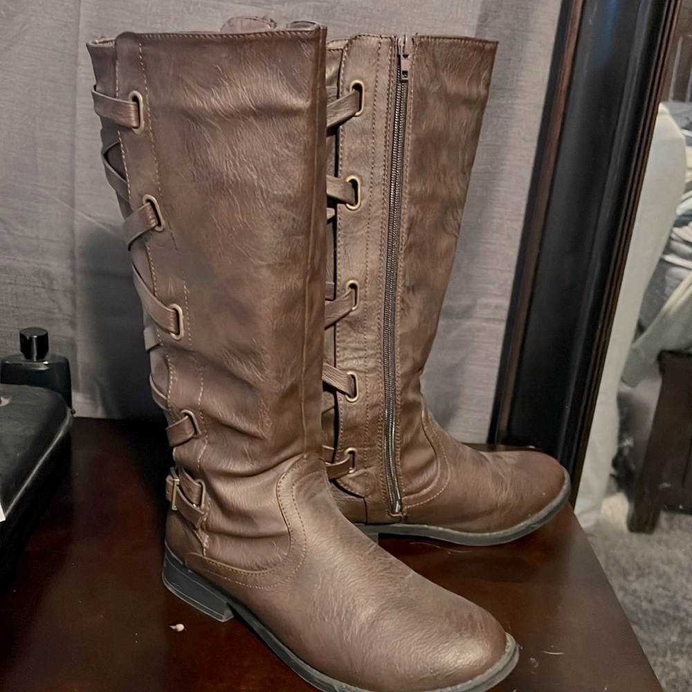 Super cute fall zip up boots